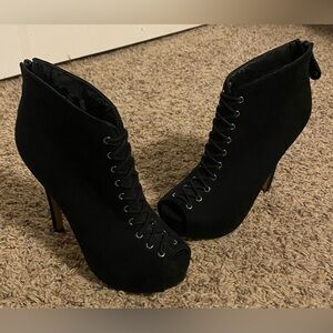 Rock & Republic Mitchell Lace Up Heeled Booties, 6